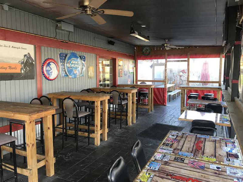 Wings Xpress | Outdoor Seating Patio | Knoxville